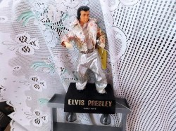 elvis radio